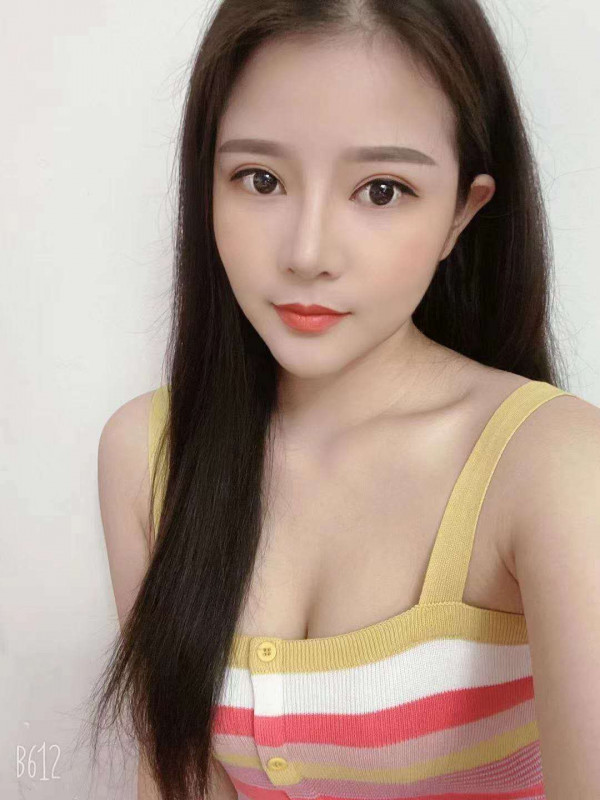 龙华民治温柔气质美女